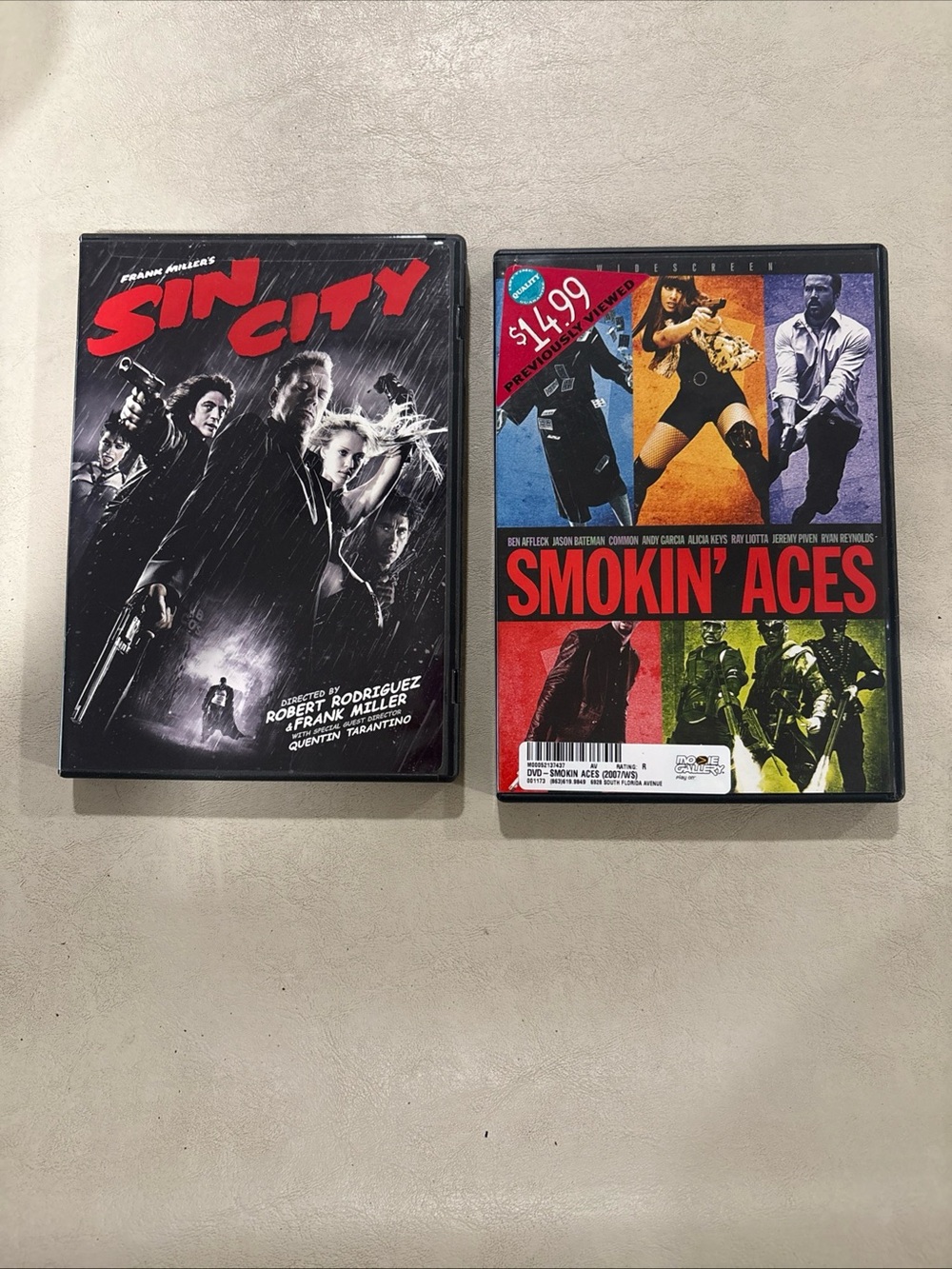 Sin City & Smokin' Aces DVD Movie Bundle - lot of 2 DVDs, good condition